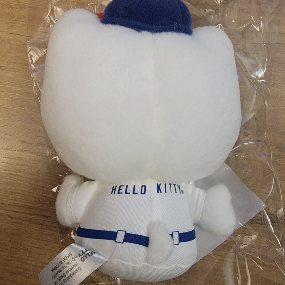 Hello Kitty 2015 L.A. Dodgers  Plush - Picture 5 of 8